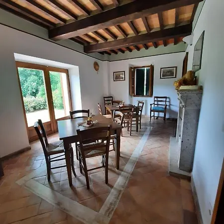 Farm stay Agriturismo Il Palazzo Di Barbara & Mimmo